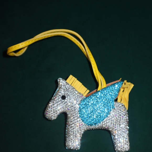 Bling Phony Charms - Picture 10 of 16